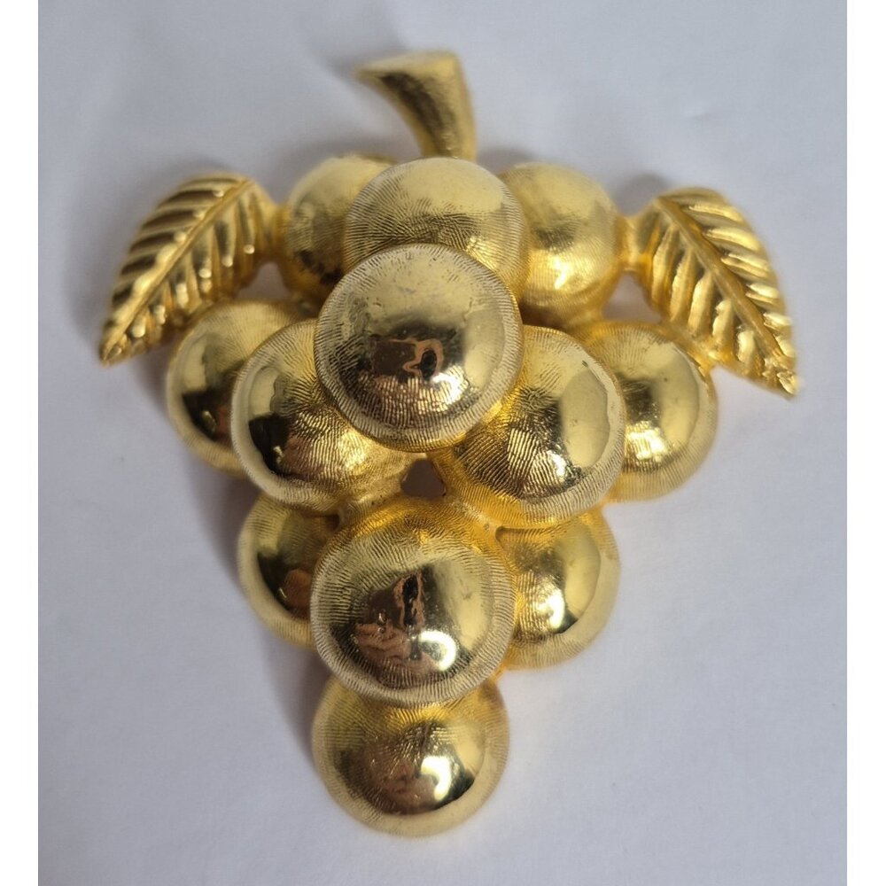 Vintage Brooch Judith Leiber Grape Cluster Heavy Goldtone 2.50" Signed